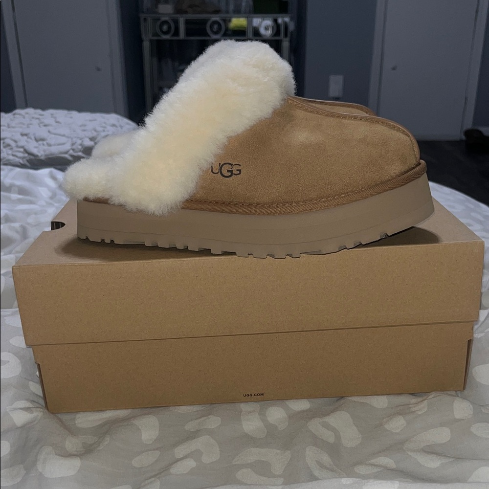 🤎🤎 NWT UGG Chestnut DISQUETTE SIZE 8 🤎🤎